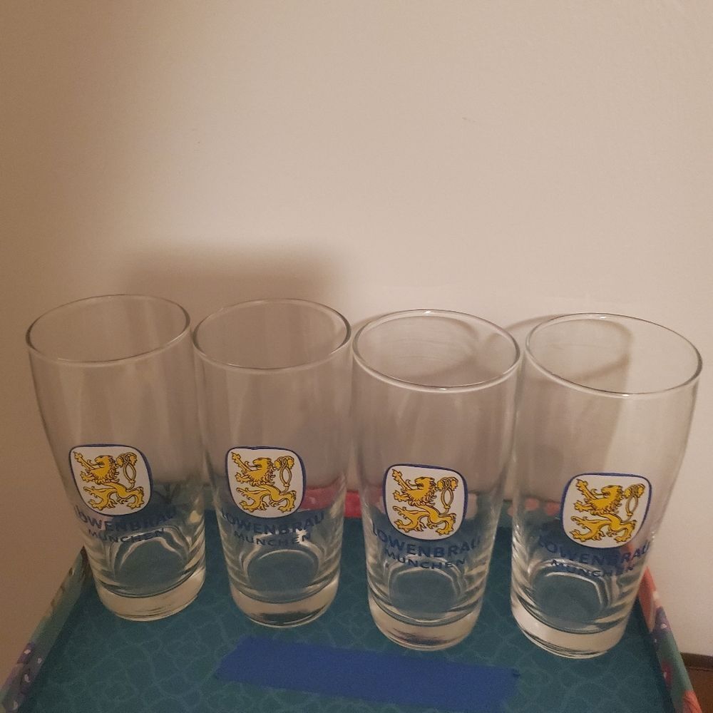 VINTAGE Set of 4 Lowenbrau beer glasses